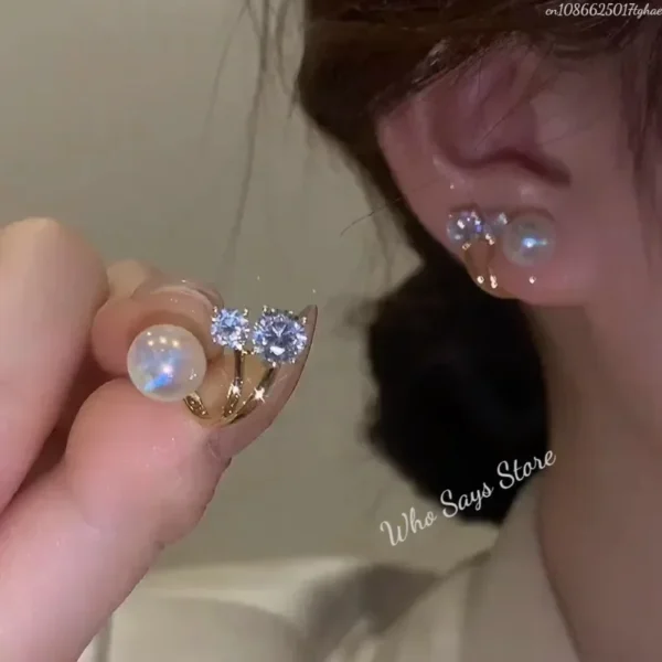 Korean Pearl Earrings for Women Metal Crystal Stud Earrings Niche Design High End Luxury 2025 New Trendy Temperament Earrings