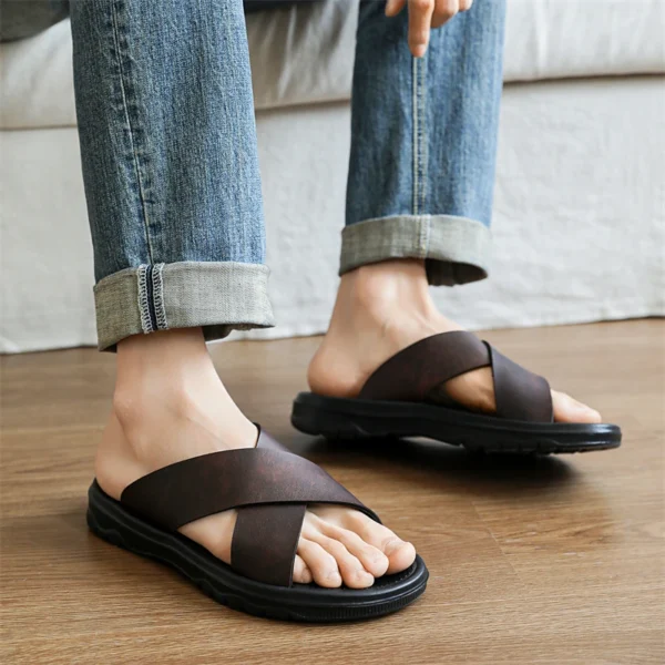 2025 New Men's Slippers Genuine Leather Sandals for Men Casual Non-Slip Beach Shoes Fashion Soft Soled Flip Flops Men Flat Shoes - Image 3